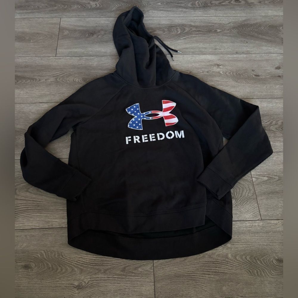 Under armour graphic sweater